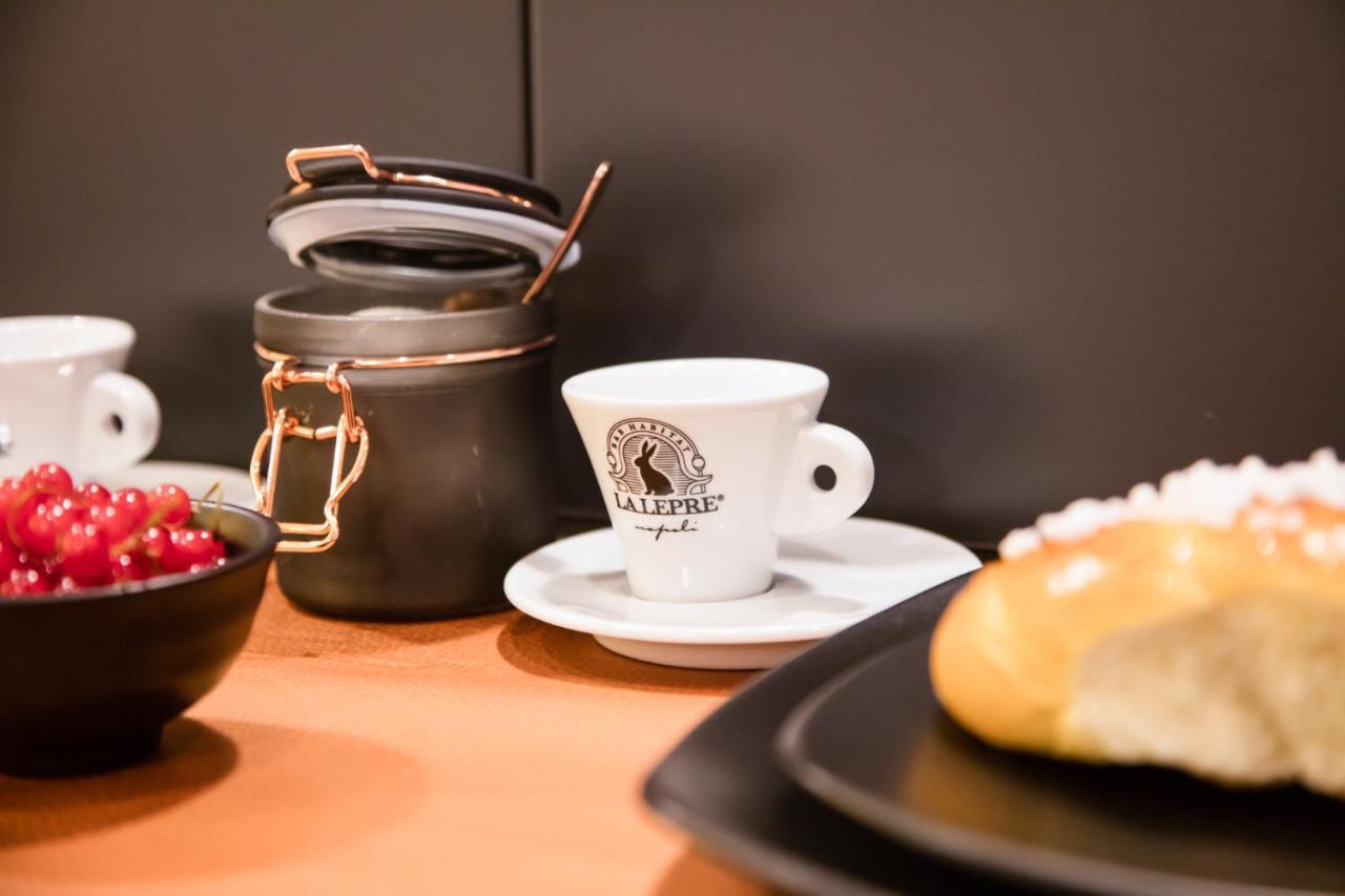 La Lepre Napoli Bed and Breakfast Buitenkant foto